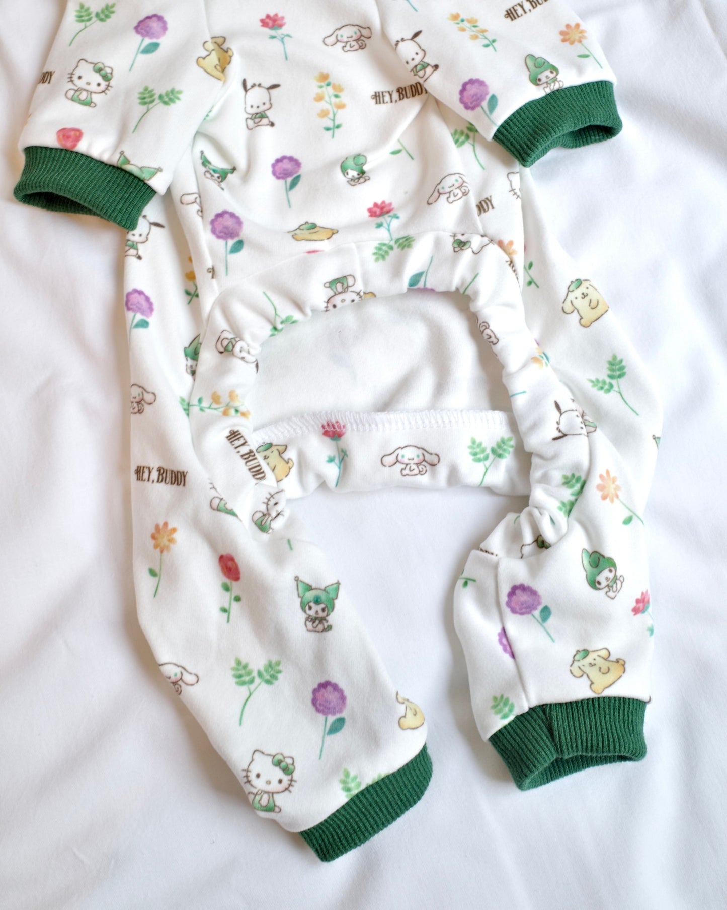 12/5発売【SANRIO CHARACTERS】総柄フラワーロンパース