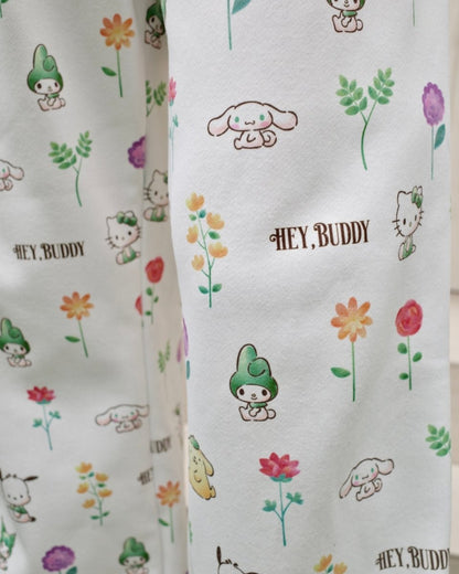 12/5発売【SANRIO CHARACTERS】総柄フラワースウェットパンツ - HEY,BUDDY