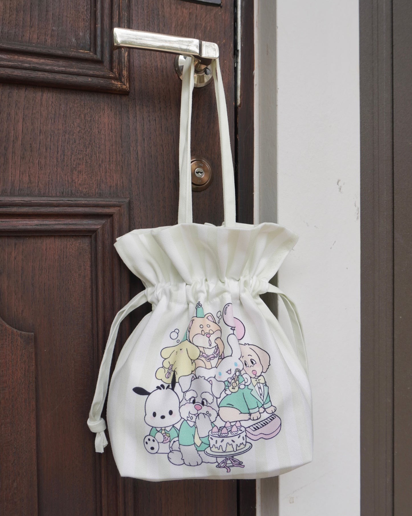 ＜予約＞【SANRIO CHARACTERS】DOG PARTY 巾着バッグ