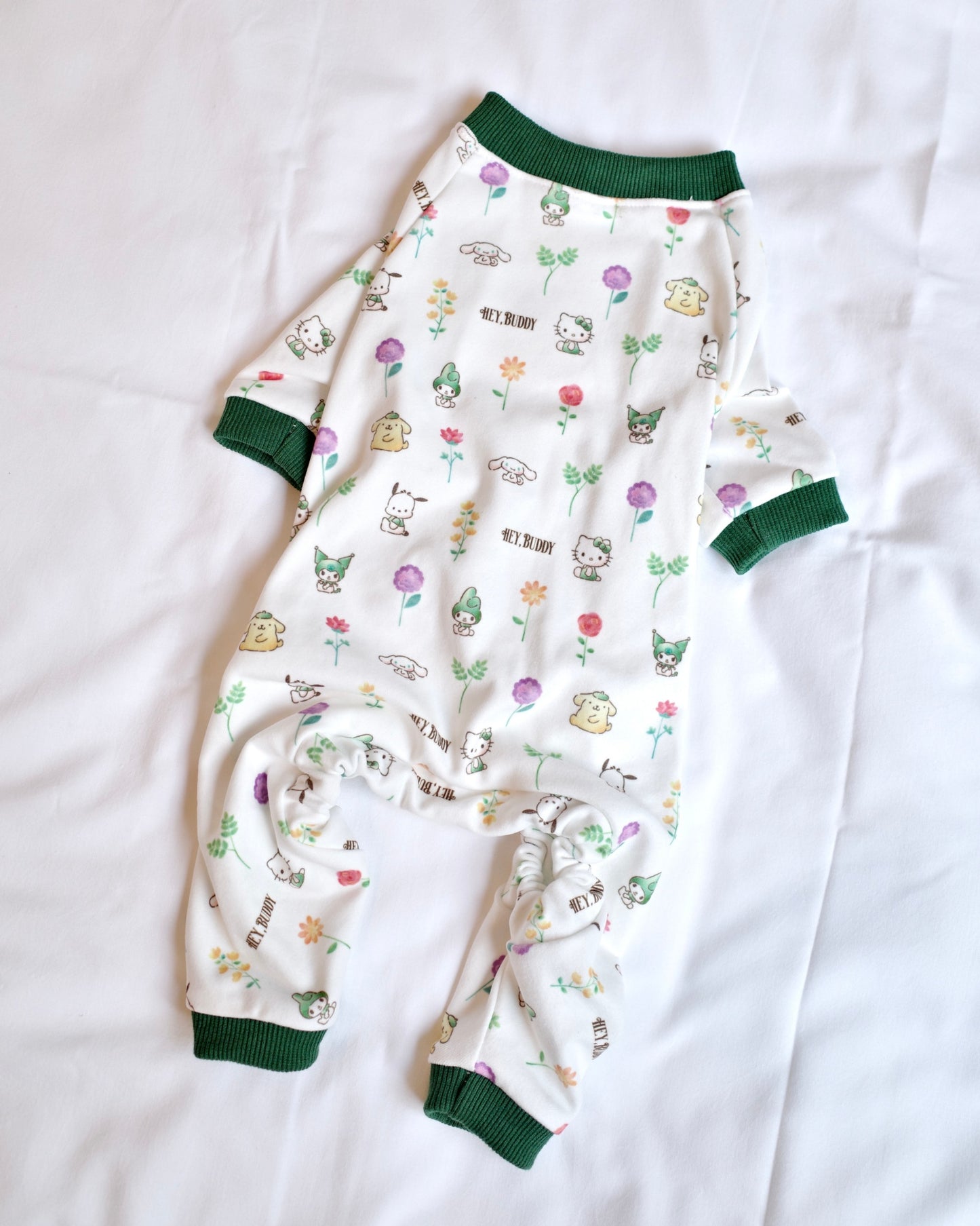 12/5発売【SANRIO CHARACTERS】総柄フラワーロンパース