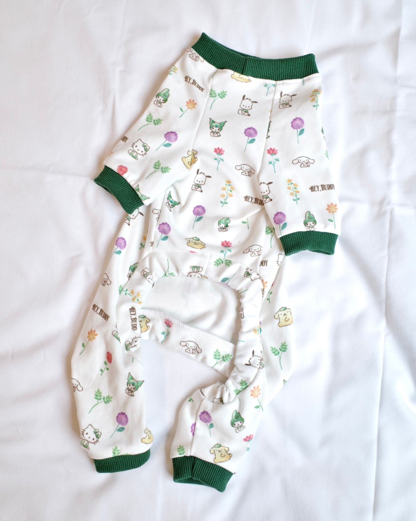 12/5発売【SANRIO CHARACTERS】総柄フラワーロンパース